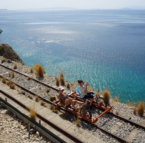 railbiking-πώς-να-κάνετε-ποδηλασία-πάνω-στις-πα