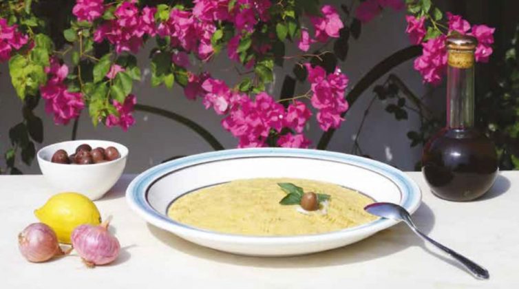 Παγκόσμια ημέρα οσπρίων σήμερα και βρήκαμε τη συνταγή για την πιο νόστιμη φάβα - Δια χειρός... Μαρίκας Μητσοτάκη!