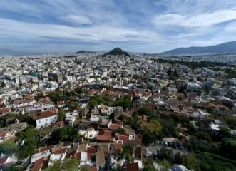 3-000-δενδροφυτεύσεις-κατά-μήκος-της-γραμ