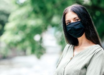 η-πανδημία-είναι-εδώ-αλλά-συνεχίζει-να
