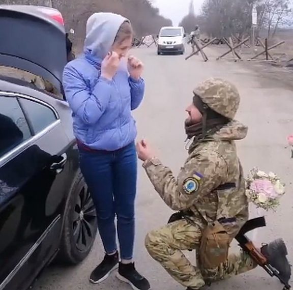 πόλεμος-στην-ουκρανία-η-πρόταση-γάμου