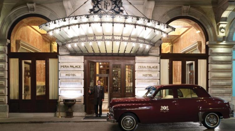 «Pera Palace»: Το θρυλικό, υπερπολυτελές ξενοδοχείο του «Όριεντ Εξπρές» που τρέλανε το Netflix