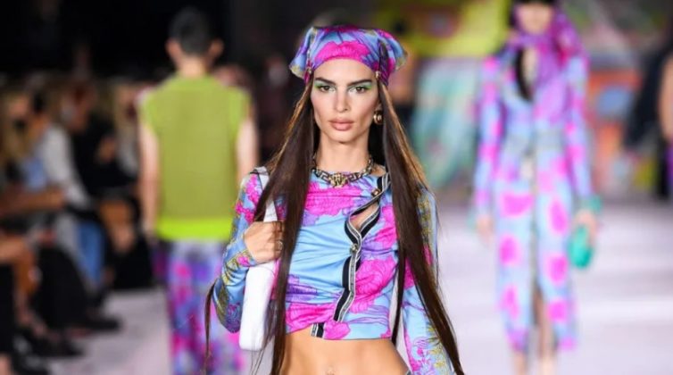 Βάλε μαντίλι στα μαλλιά: Το hot trend για την άνοιξη και το καλοκαίρι