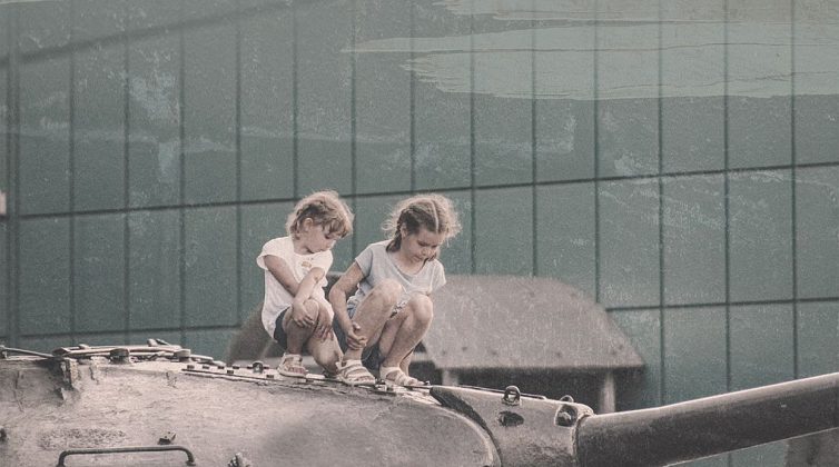Παιδιά της ίδιας μάνας - Ένα υπέροχο τραγούδι για τον πόλεμο