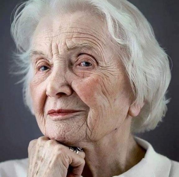 τι-είναι-η-ευτυχία-αυτή-η-92χρονη-γιαγιά