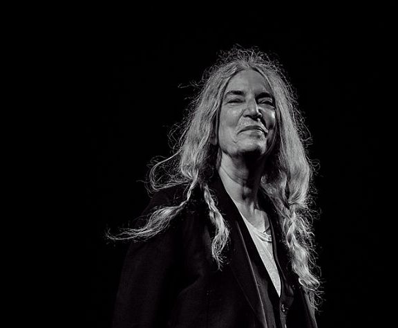 έρχεται-η-θρυλική-patti-smith-στο-ηρώδειο-είστ