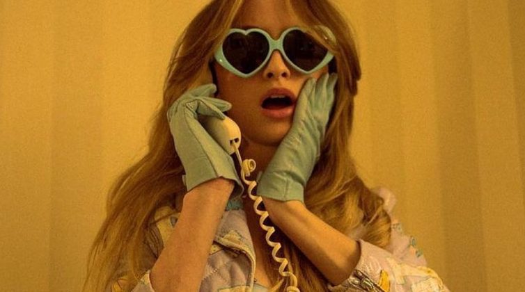 Η Moschino έχει τα πιο παιχνιδιάρικα γυαλιά ηλίου, το φετινό καλοκαίρι - Ιδέες που θα απογειώσουν το look σου
