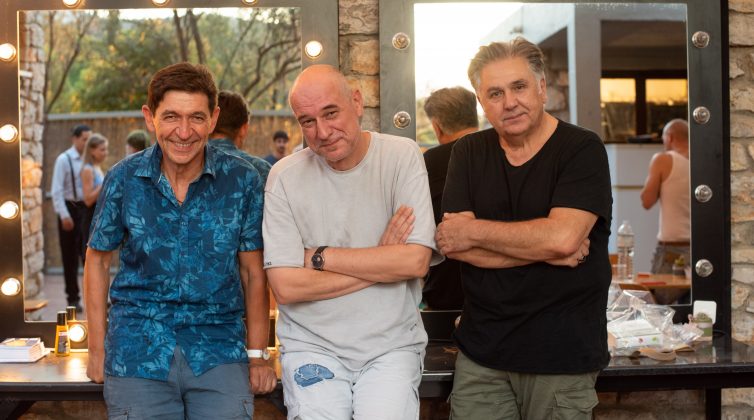 «Ο Αμπιγιέρ»: Ο Cezaris Graužinis σκηνοθετεί τη θρυλική παράσταση, με τους Μιχαηλίδη - Σκιαδαρέση