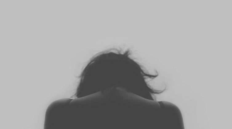 Κόρινθος: Σοκάρουν οι νέες λεπτομέρειες της βάναυσης κακοποίησης της 28χρονης από τον πρώην σύζυγό της