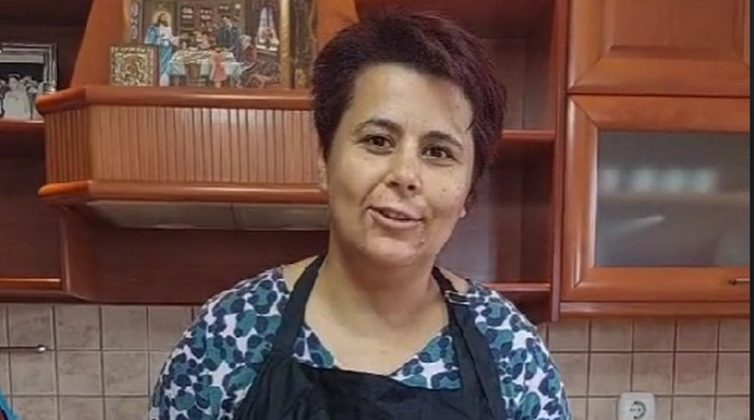 Πολύτεκνη αγρότισσα από χωριό των Γιαννιτσών σαρώνει στο Tik Tok με τις συνταγές της!
