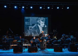 "Ο Δρόμος του Μάνου Λοΐζου": Ο Γιώργος Νταλάρας τιμά τον μεγάλο συνθέτη σε μια μεγάλη συναυλία-αφιέρωμα