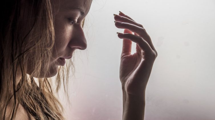 Πώς επιδρά το στρες στην τριχόπτωση - Πώς αντιμετωπίζονται οι συνέπειες;