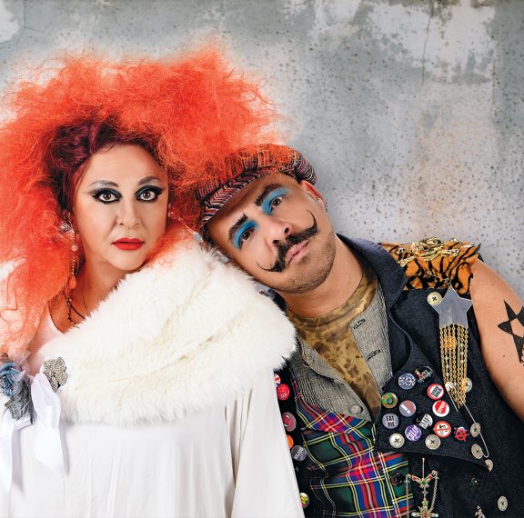 η-τρελή-του-σαγιό-πλησιάζει-η-πρεμιέ