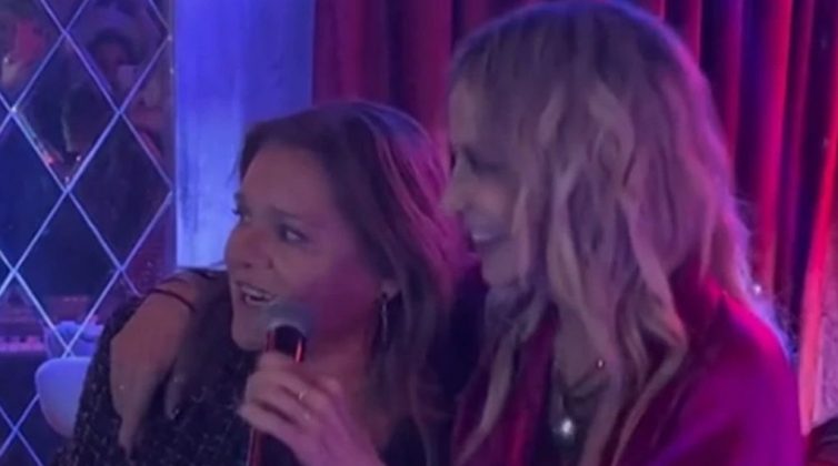 Άννα Βίσση και Μαρία Καβογιάννη τραγουδάνε «I Will Survive» στο πιο απολαυστικό και αστείο ντουέτο που έχουμε δει (βίντεο)