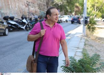 έξαλλος-ο-σπύρος-μπιμπίλας-πόση-αγρα