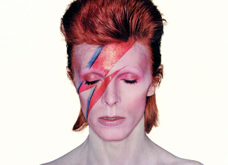 David Bowie: Ο Ziggy Stardust που έζησε σε μία ζωή όσα άλλοι θα ζούσαν σε πέντε
