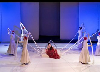 ευριπιδου-ε-λ-ε-ν-η-μία-παράσταση-για-τη