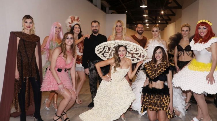 Ένα μοναδικό sweet fashion show από το Χρήστο Βέργαδο πραγματοποιήθηκε στην Τεχνόπολη