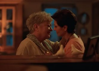 Τάνια Τσανακλίδου - Ταμίλα Κουλίεβα: Το γκέι φιλί τους σε νέα τηλεοπτική σειρά που έγινε ήδη viral!