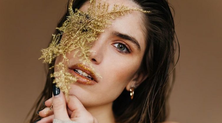 Αυτό το Πάσχα απογειώστε το look σας με βιώσιμα κοσμήματα που θα τραβήξουν όλα τα βλέμματα