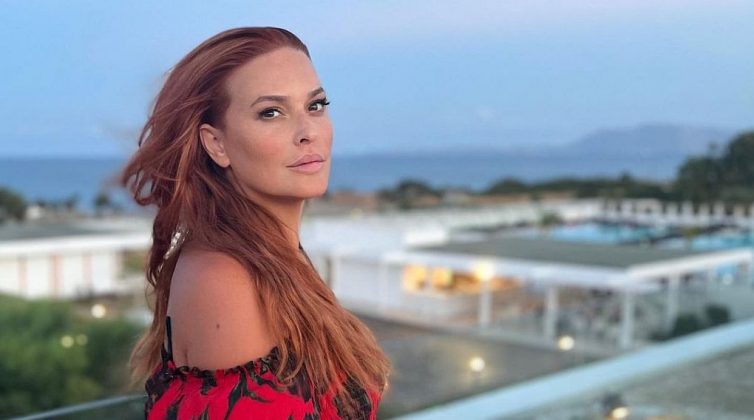 Φόρμα με πουκάμισο; Η Σίσσυ Χρηστίδου έκανε τον συνδυασμό που δεν θα τολμούσαμε εύκολα!