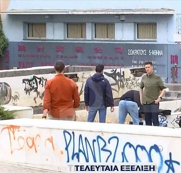θρίλερ-με-νεκρή-γυναίκα-απέναντι-από-τ