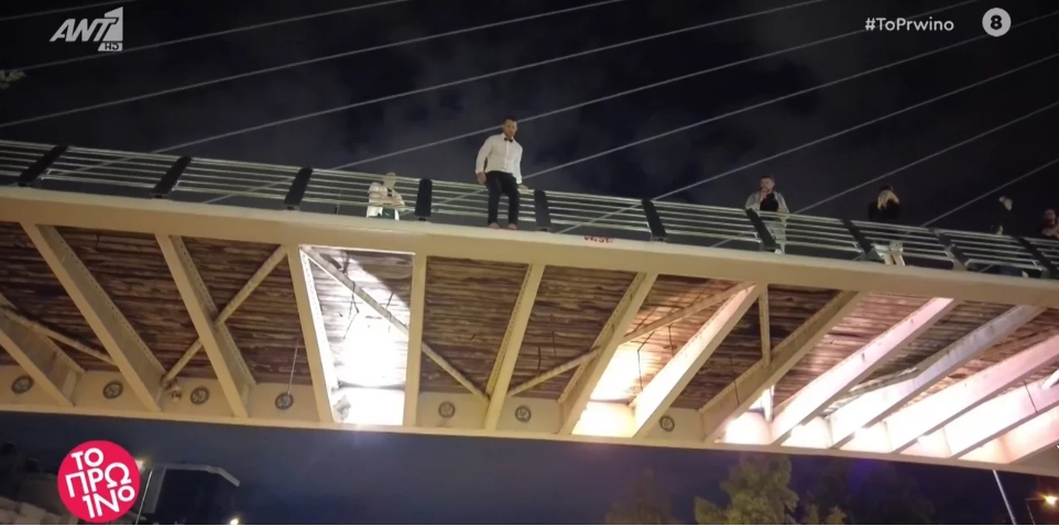 Ο Γιώργος Αγγελόπουλος και η σύντροφός του, Δήμητρα Βαμβακούση κάνουν γυρίσματα... για κασκαντέρ ξημερώματα στη Μεσογείων