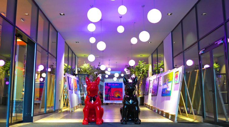 Boys in Action – Το Pop Art Solo Show στο Moxy Athens City Hotel