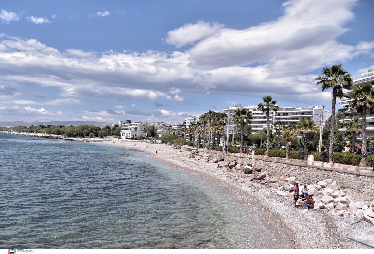 Σε αυτές τις παραλίες της Αττικής απαγορεύεται, φέτος, να κολυμπήσετε - Ποιες είναι οι κατάλληλες