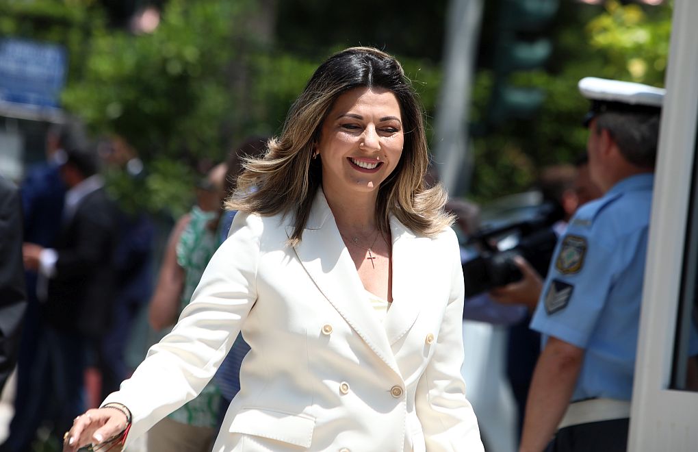 Πού πας "άγαμη και άτεκνη" Σοφία Ζαχαράκη να αναλάβεις το υπουργείο Οικογένειας; Τον Τζήμερο τον ρώτησες;