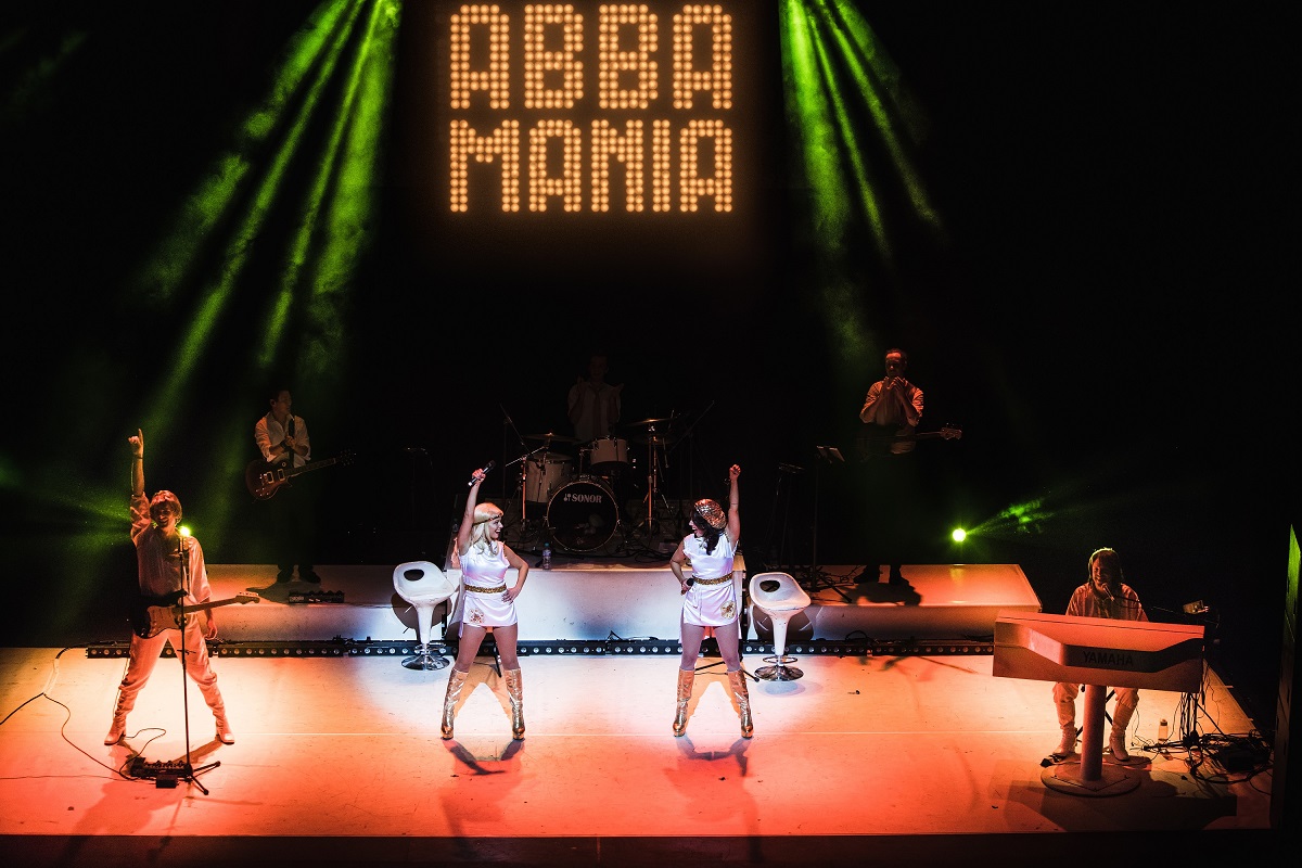 Απόψε το βράδυ στο CT Garden οι Mania the ABBA tribute θα μας χαρίσουν μία νύχτα που θα θυμόμαστε για χρόνια…
