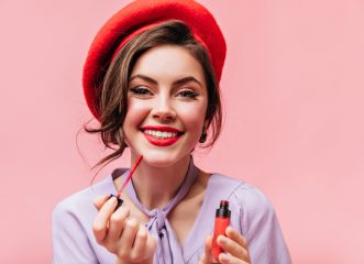 Ιδέες και τεχνικές για εντυπωσιακά και καλοκαιρινά make-up look