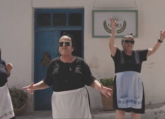 οι-γιαγιάδες-της-κρήτης-κατεβαίνουν-σ