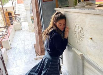Μαρία Μενούνος: "Άκουσα τον Άγιο Νεκτάριο, έκλαιγα με λυγμούς" - Η συγκλονιστική μαρτυρία της