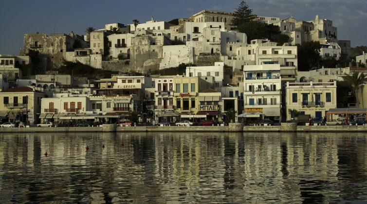«Ύμνοι» για τη Νάξο από τα μέσα της Αυστρίας - Ο έρωτας που ξεκίνησε από την πρώτη ματιά!