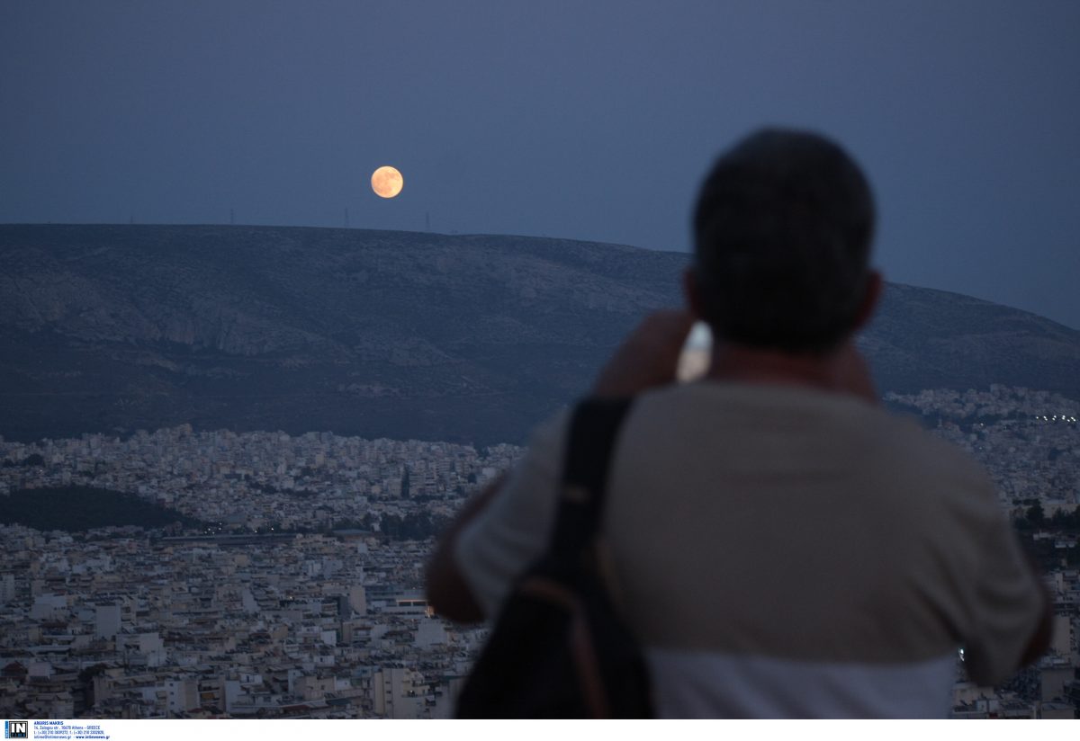 Απόψε το βράδυ η υπερπανσέληνος του Ιουλίου - Γιατί ονομάζεται και «Φεγγάρι του Ελαφιού»