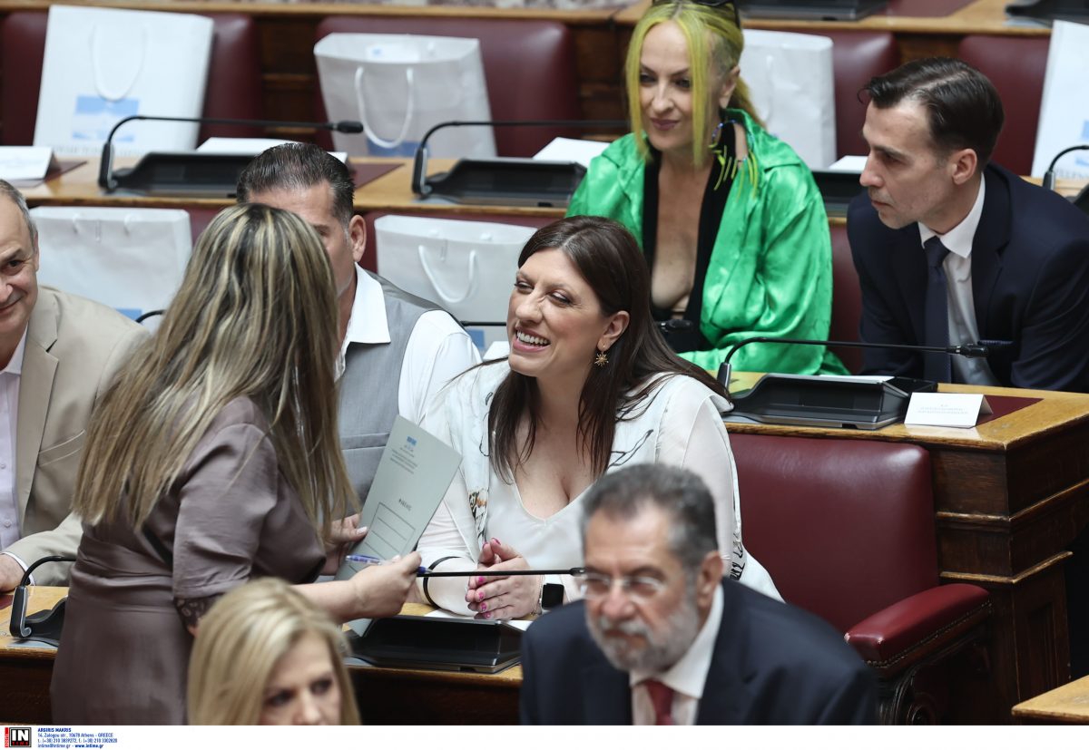 Το βαθύ ντεκολτέ στη Βουλή δεν είναι πρόοδος, είναι ασέβεια στον χώρο και στους θεσμούς!