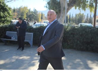 σοκάρει-η-κόρη-του-αχιλλέα-μπέου-ο-πα