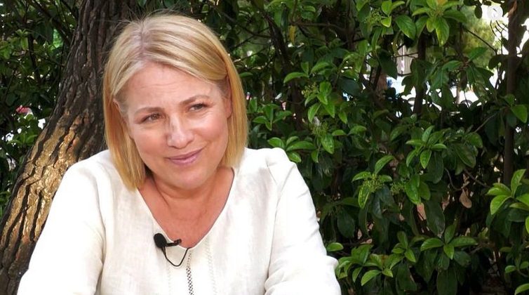 Η Μαριάννα Τουμασάτου με χτένισμα που μας άφησε με το στόμα ανοιχτό!