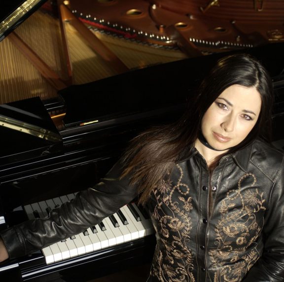 η-βραβευμένη-με-δύο-grammy-rachel-z-στο-infowoman-η-δολοφο