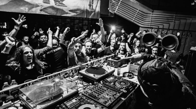 Το Sunrise Zone διοργανώνει ένα εορταστικό Reunion Party της δεκαετίας του '90