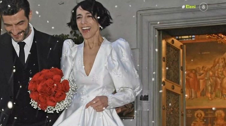 Γάμος Κουρή – Τοπαλίδου: Αντιδράσεις για την πιρουέτα της νύφης μέσα στην εκκλησία