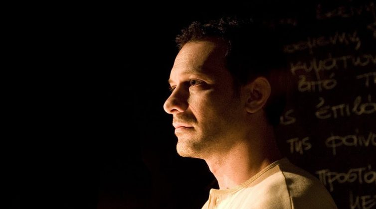 Ο Θανάσης Σαράντος στο Infowoman.gr: «Οι άνθρωποι ντρέπονται να ομολογήσουν ότι αγαπούν τον τόπο τους»