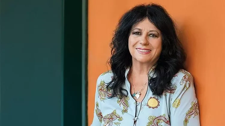Η Άννα Βαγενά στο Infowoman.gr: «Από τον Λουκιανό μου λείπει πιο πολύ ο ώμος του για ν’ ακουμπήσω...»