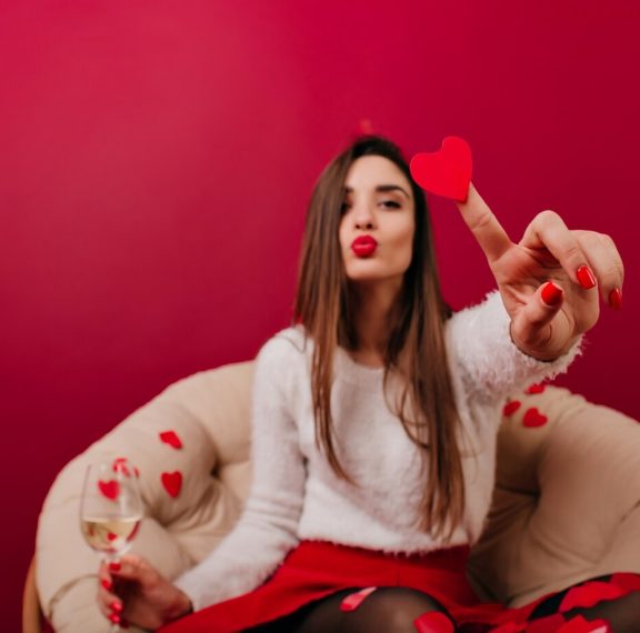 happy-valentine-nails-με-δύο-εντυπωσιακές-αισθησιακέ