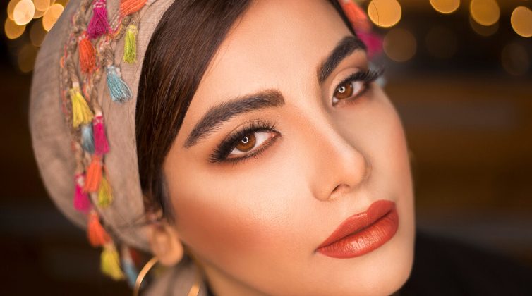 Kohl Eyeliner: Η "Arabian Nights" γοητευτική εκδοχή του που απογειώνει το βλέμμα