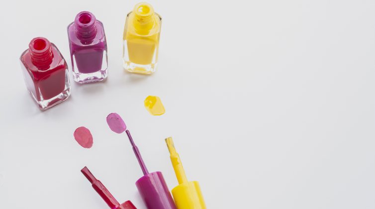 Τα jelly nails της Margot Robbie ήταν εμπνευσμένα από Vintage παπούτσια Barbie!