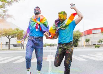 Ελλάδα: Ορόσημο στον αγώνα κατά της ομοφοβίας και της τρανσφοβίας ο ομόφυλος γάμος