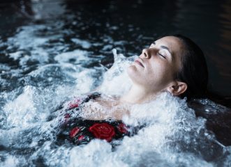 cold-plunge-τα-οφέλη-της-νέας-μεγάλης-τάσης