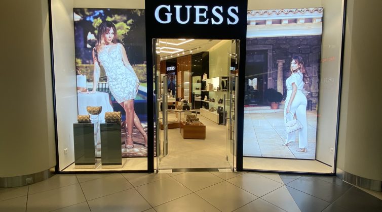 Η GUESS άνοιξε τις πόρτες της στο River West!